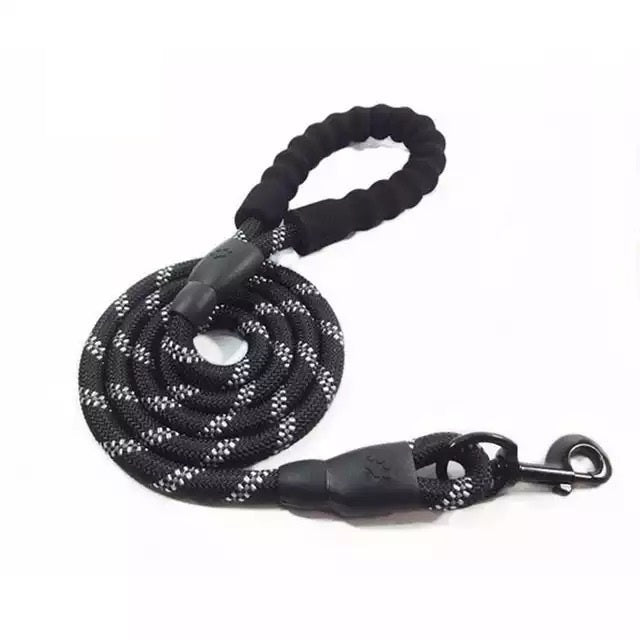 Strong Dog Leash 1.5m with Comfortable Padded Handle and Highly Reflective Threads